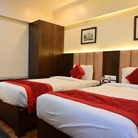 Hotel Golden Riviera Mysuru Zewnętrze zdjęcie
