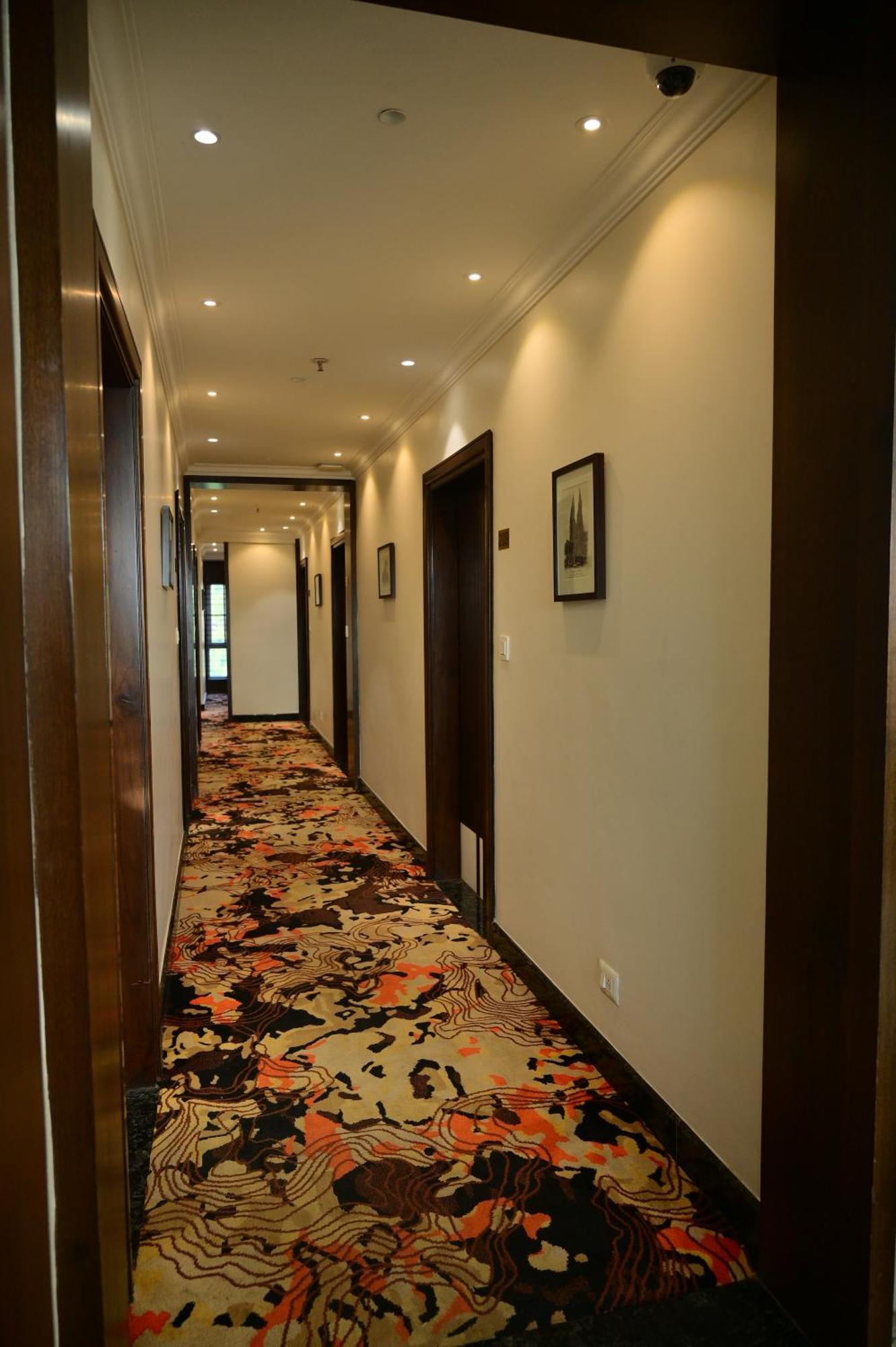 Hotel Golden Riviera Mysuru Zewnętrze zdjęcie