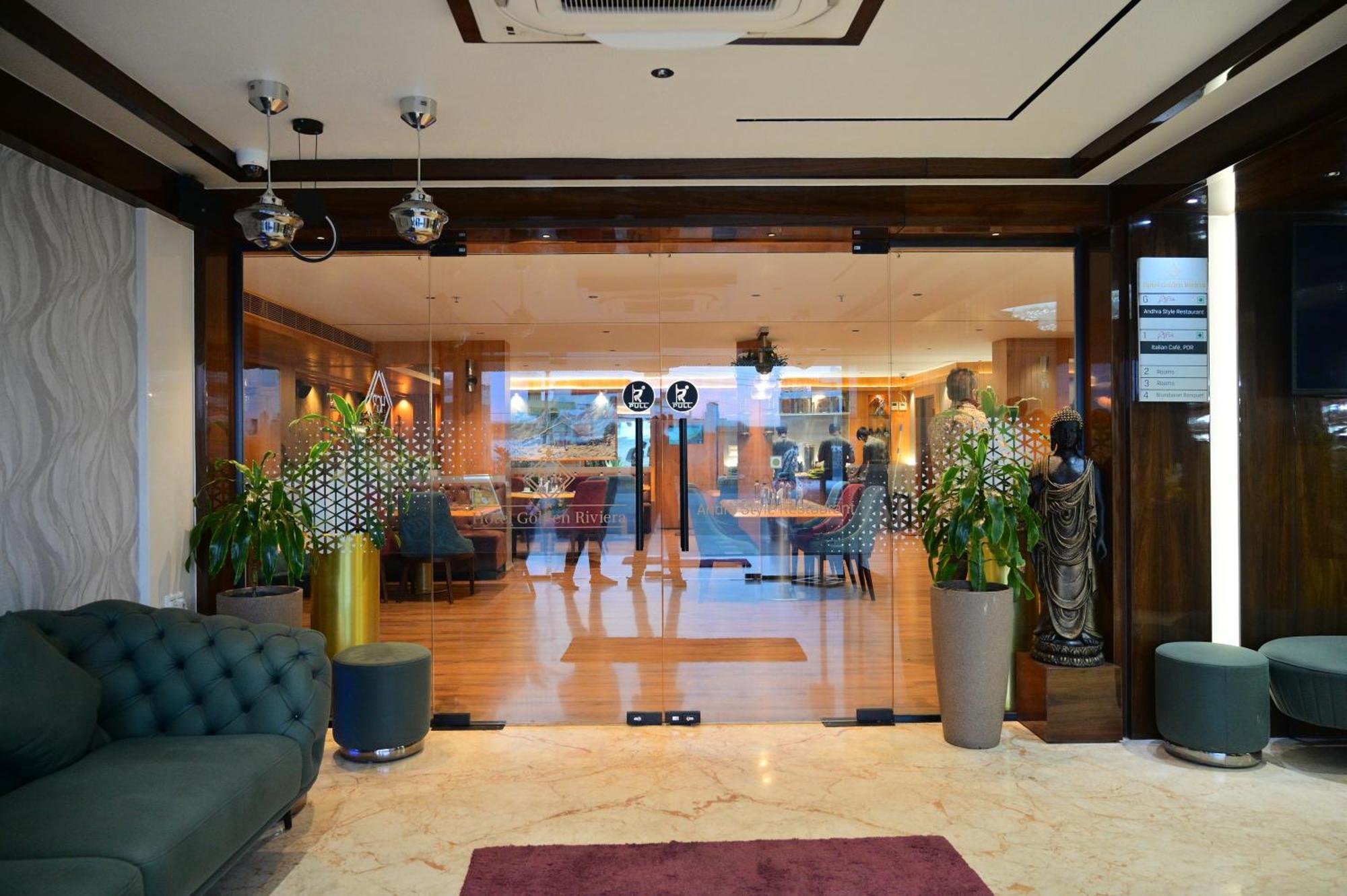 Hotel Golden Riviera Mysuru Zewnętrze zdjęcie