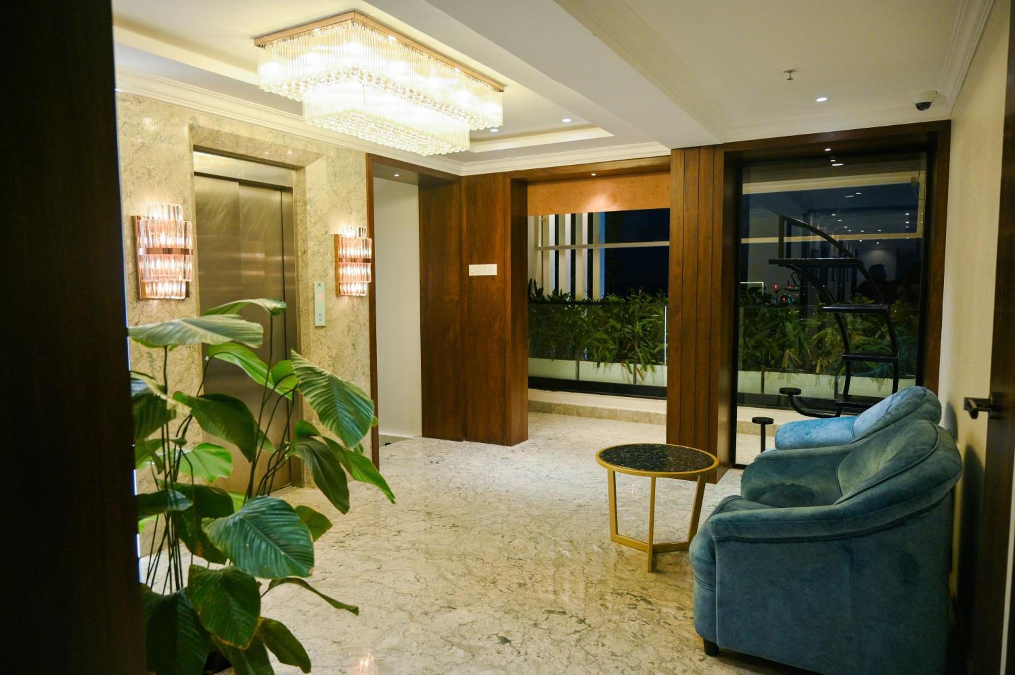 Hotel Golden Riviera Mysuru Zewnętrze zdjęcie