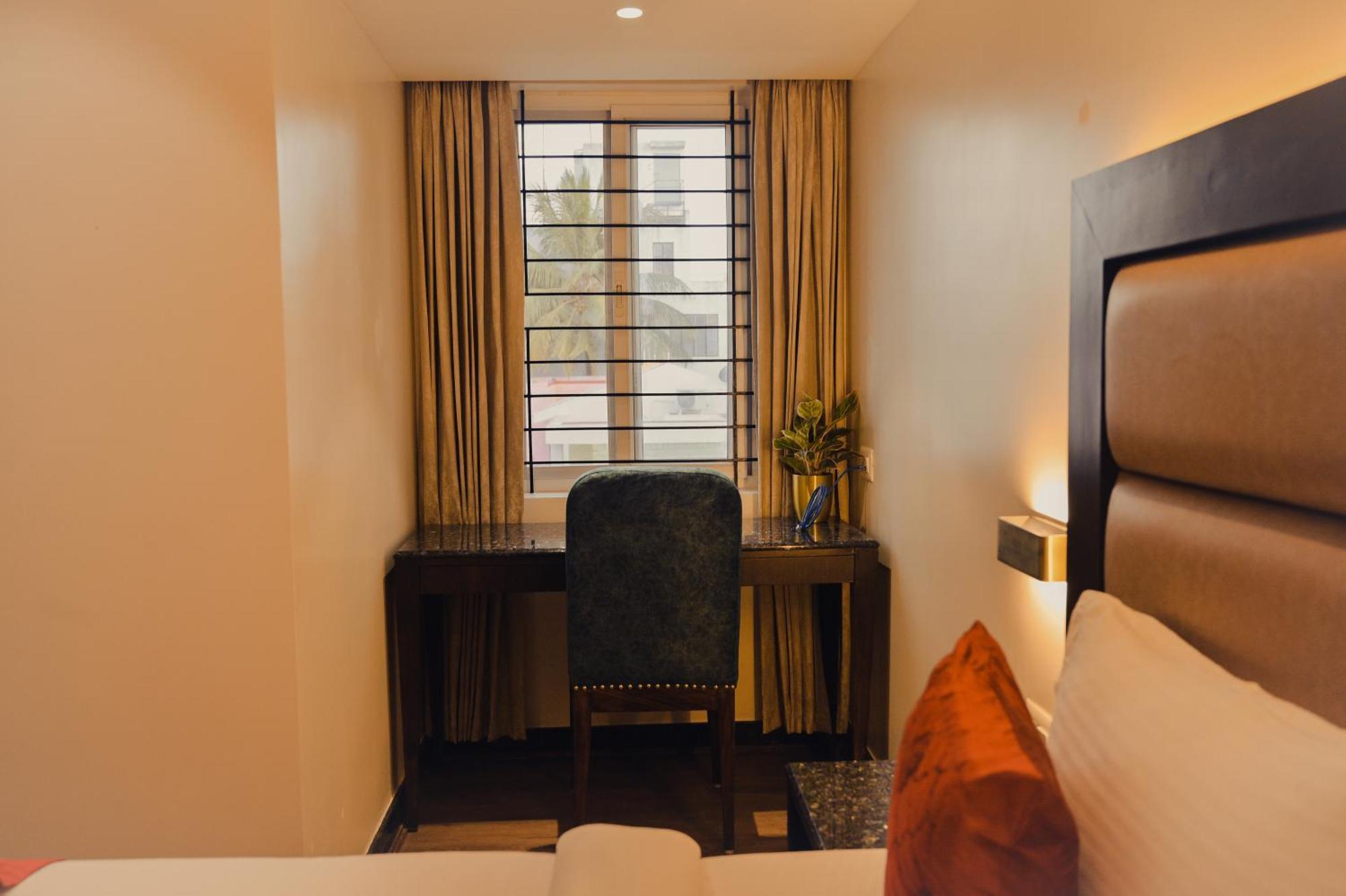 Hotel Golden Riviera Mysuru Zewnętrze zdjęcie