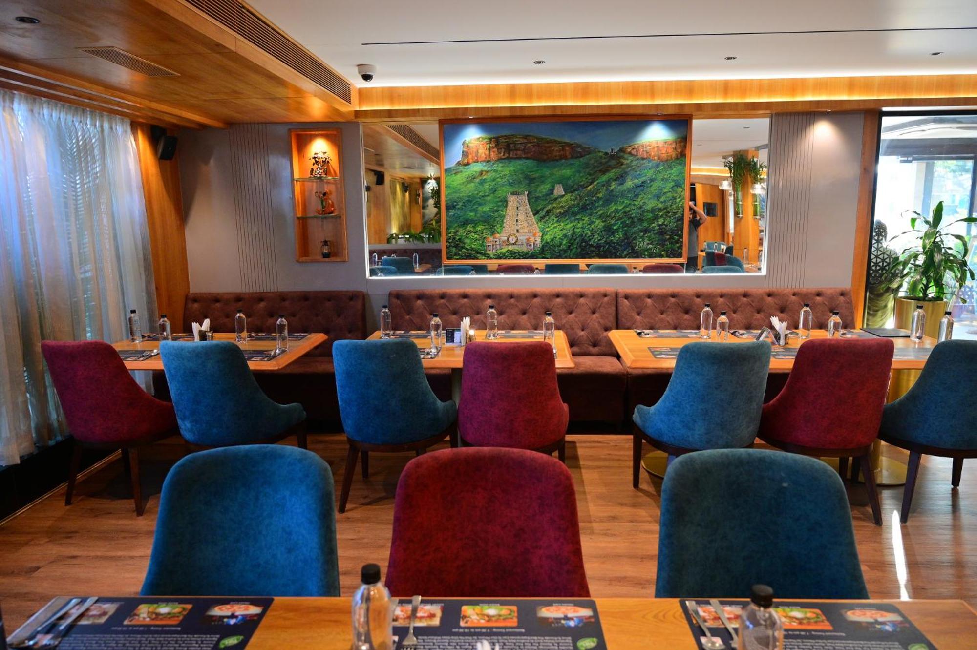 Hotel Golden Riviera Mysuru Zewnętrze zdjęcie