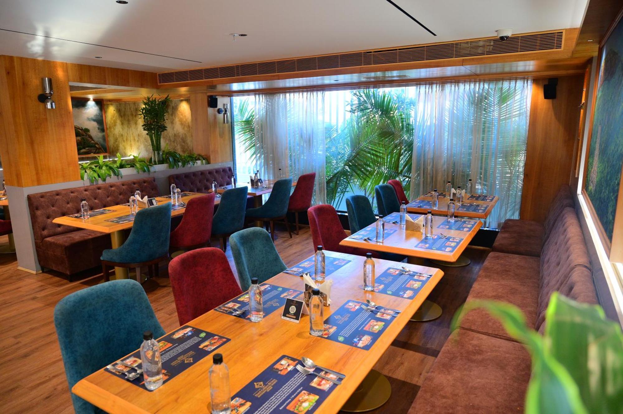 Hotel Golden Riviera Mysuru Zewnętrze zdjęcie