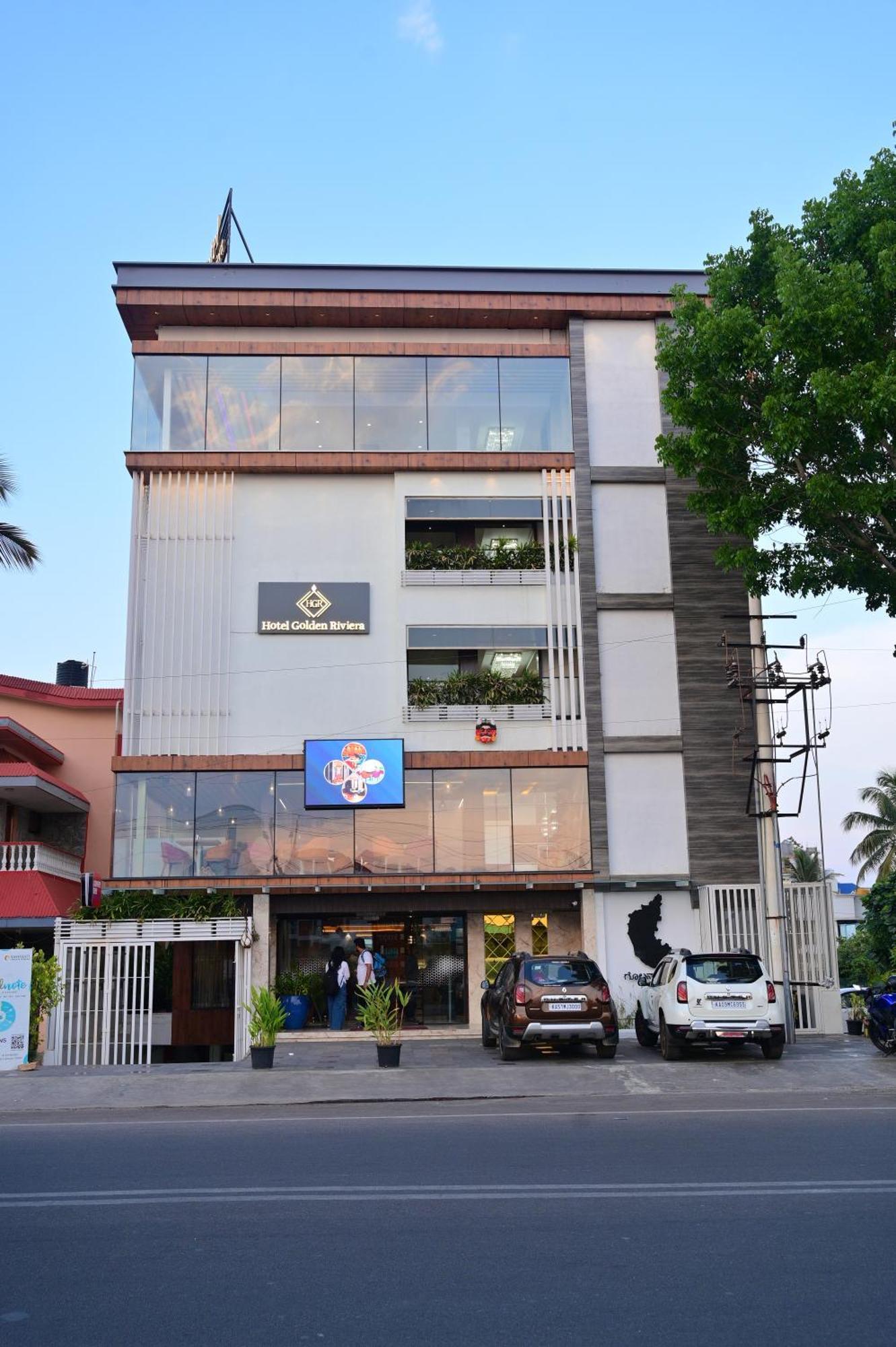 Hotel Golden Riviera Mysuru Zewnętrze zdjęcie