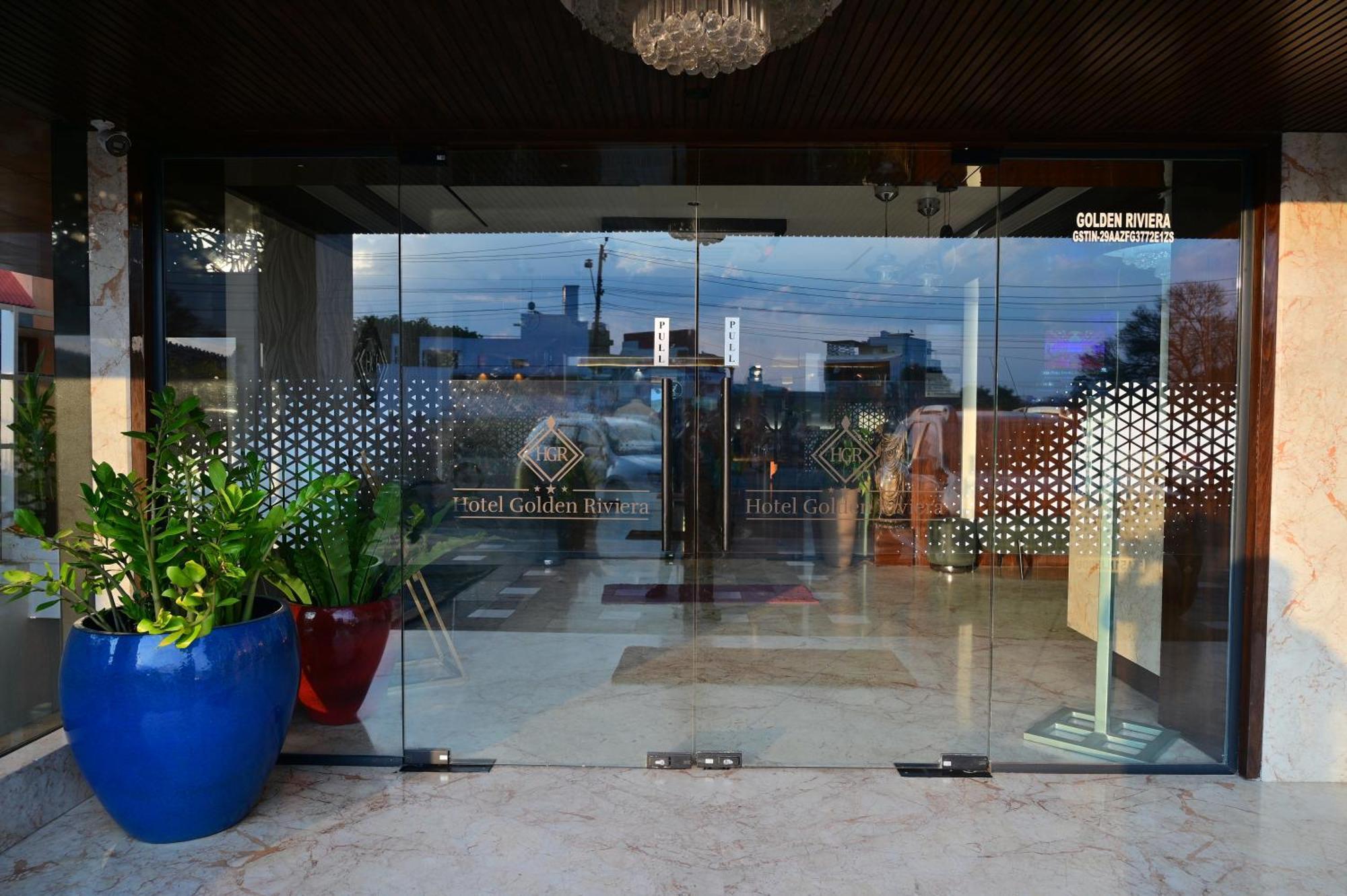 Hotel Golden Riviera Mysuru Zewnętrze zdjęcie