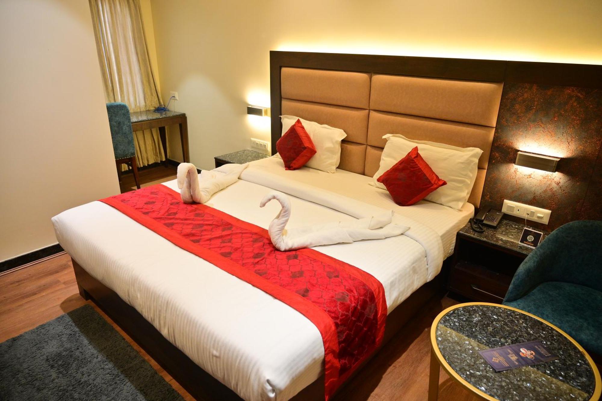 Hotel Golden Riviera Mysuru Pokój zdjęcie
