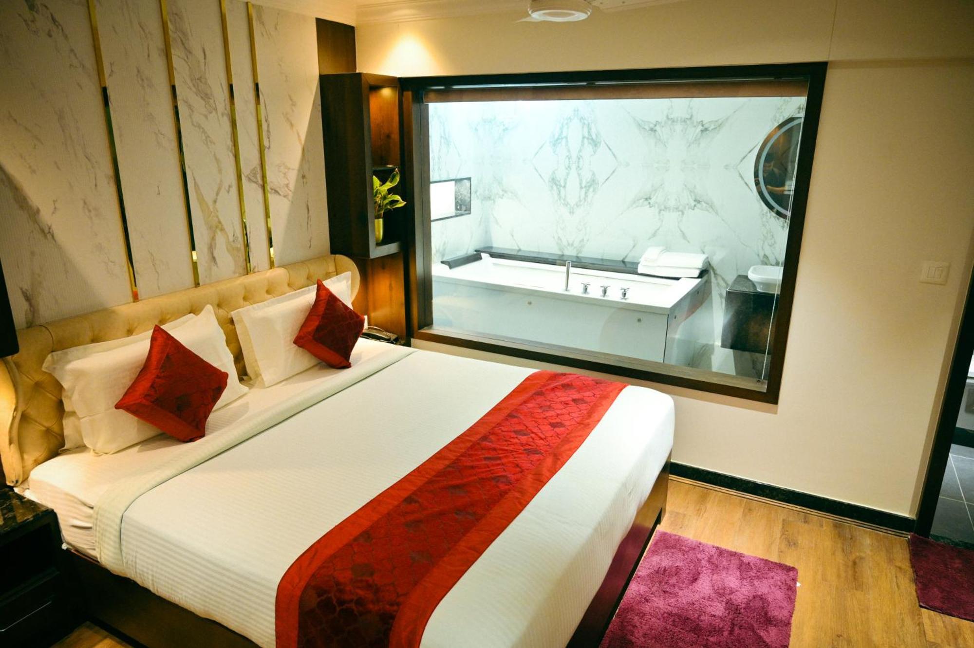 Hotel Golden Riviera Mysuru Pokój zdjęcie