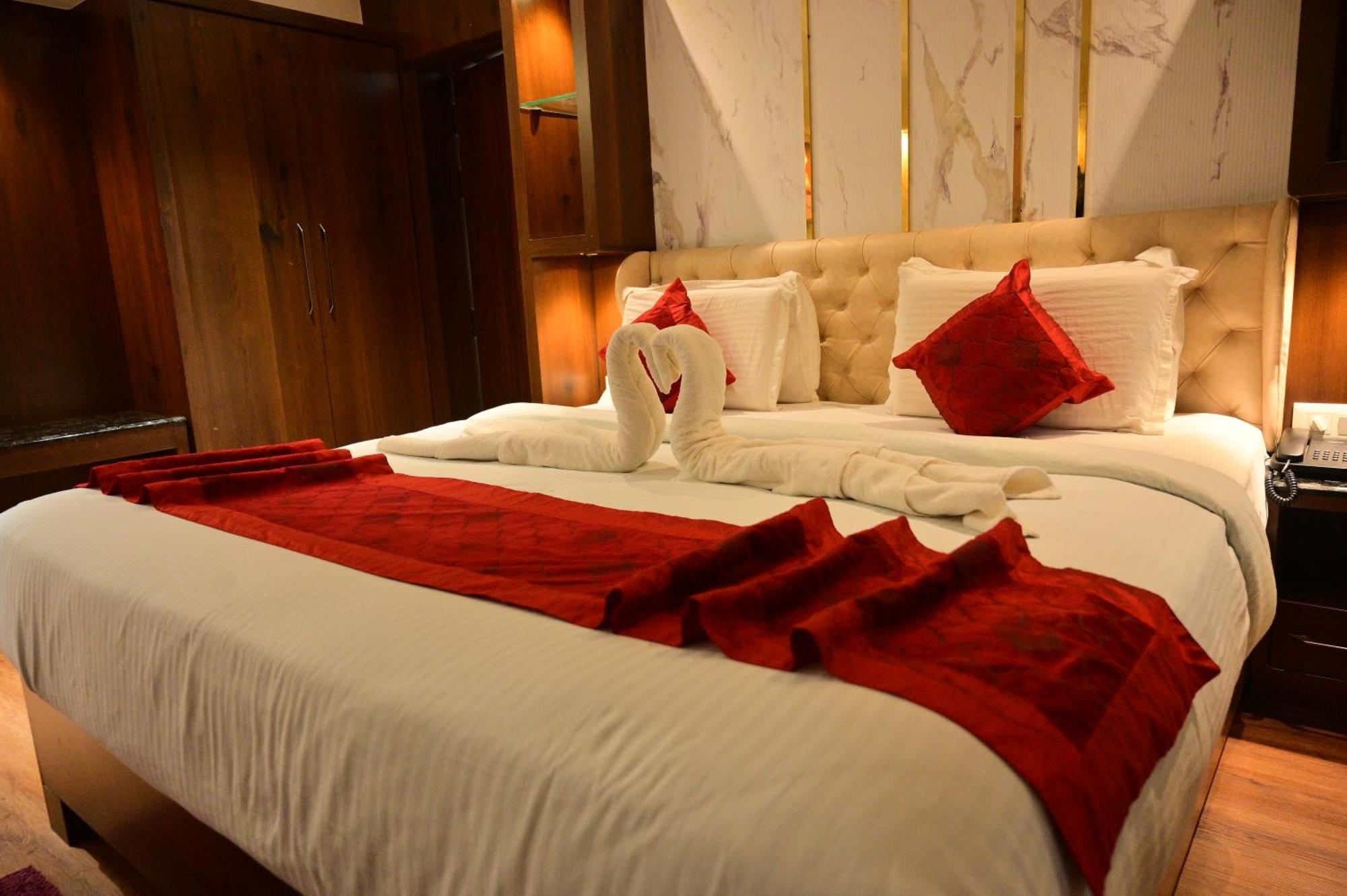 Hotel Golden Riviera Mysuru Pokój zdjęcie