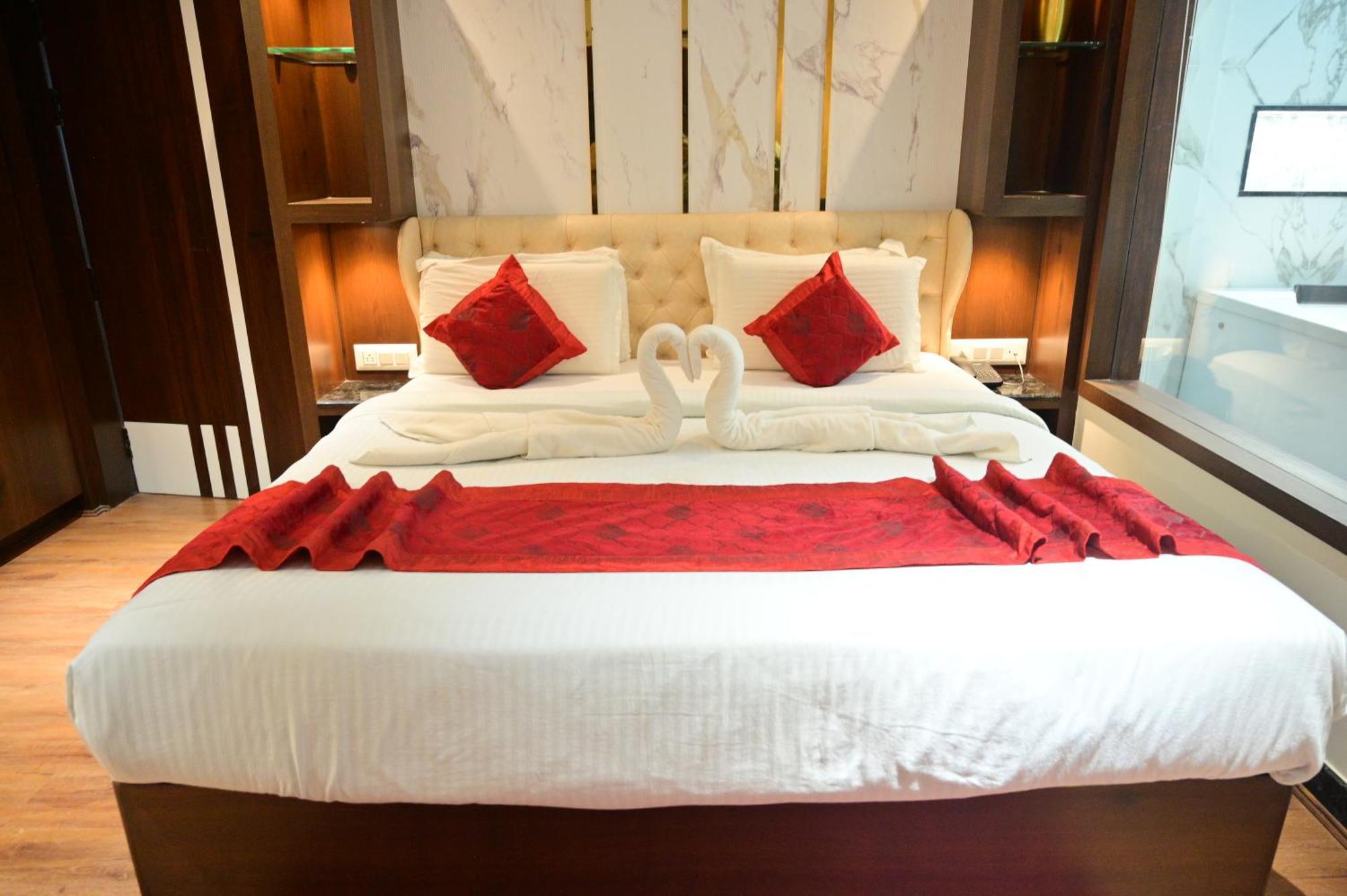 Hotel Golden Riviera Mysuru Pokój zdjęcie